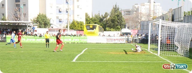 אלירן חודדה כובש את הפנדל (שלומי גבאי)